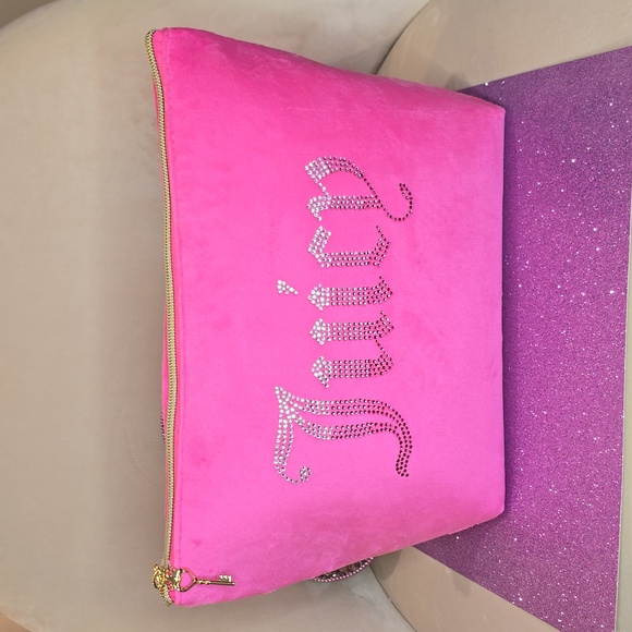 πHPπJuicy Couture πNWOTπ Beautiful Pink Velvety Large Cosmetic Bag!πππ - Picture 10 of 10
